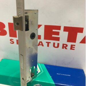SERRATURA INFILARE PER MONTANTI A PROFILO EUROPEO 1 MANDATA mm 15 e SCROCCO REGOLABILE frontale mm 22 entrata mm 20